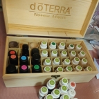 明明心心念念的是奥图玫瑰精油，快递到了却莫名的喜欢上了茉莉精油
